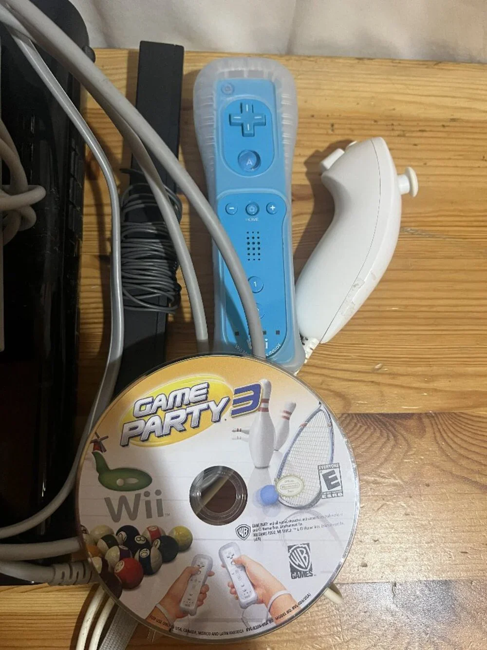 Nintendo Wii U Console with Cables, No Gamepad, Sensor Bar, Controller, Nunchuck
